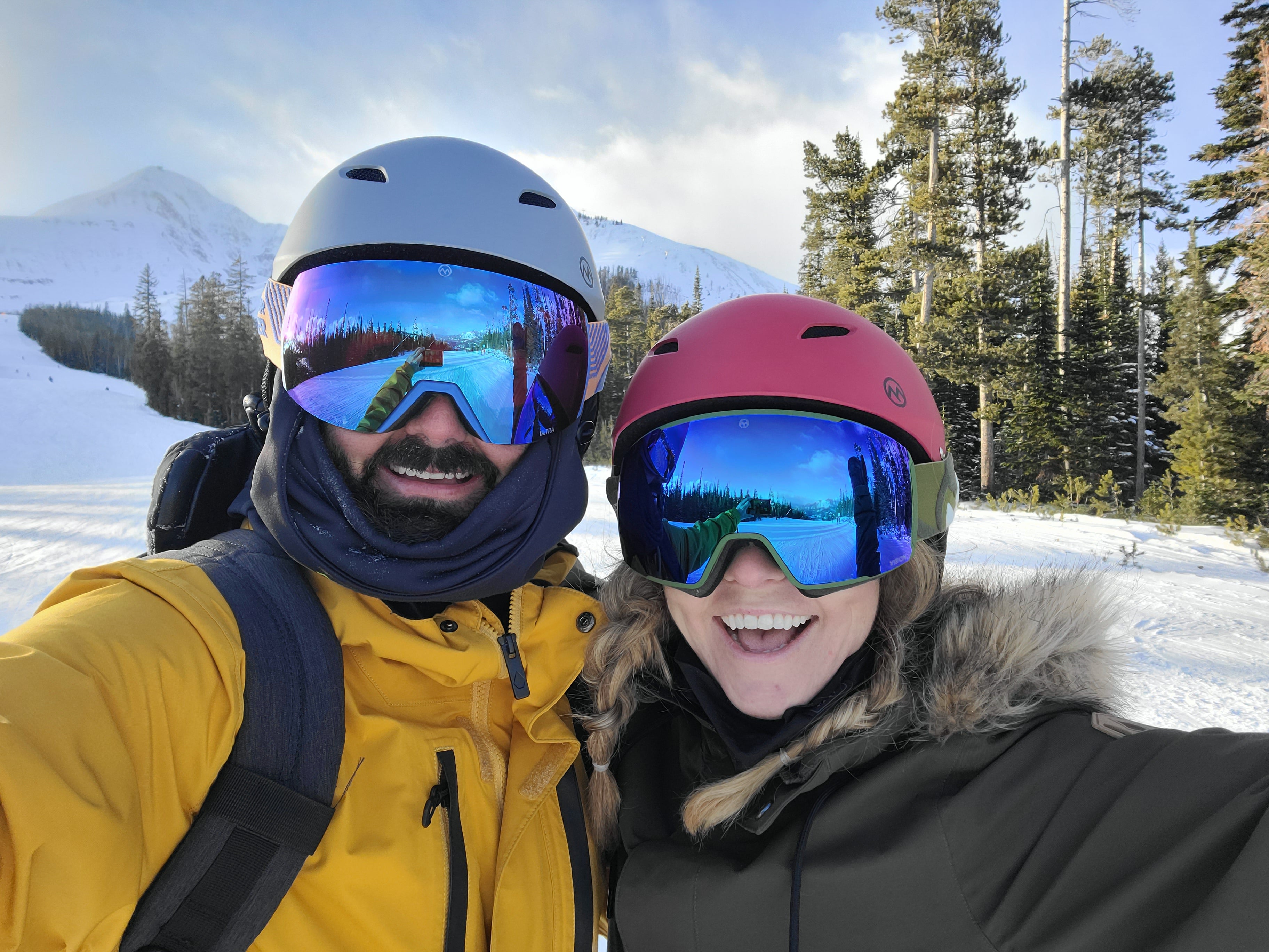 Come scegliere il caschetto da sci perfetto: guida essenziale