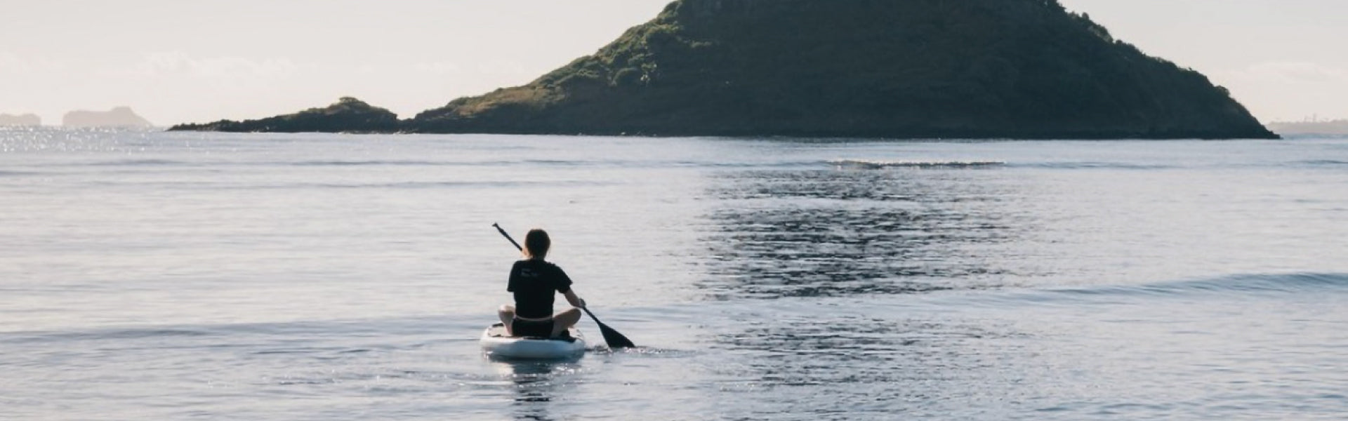 Le Condizioni Ideali per il SUP: Meteo, Acqua e Accessori Essenziali