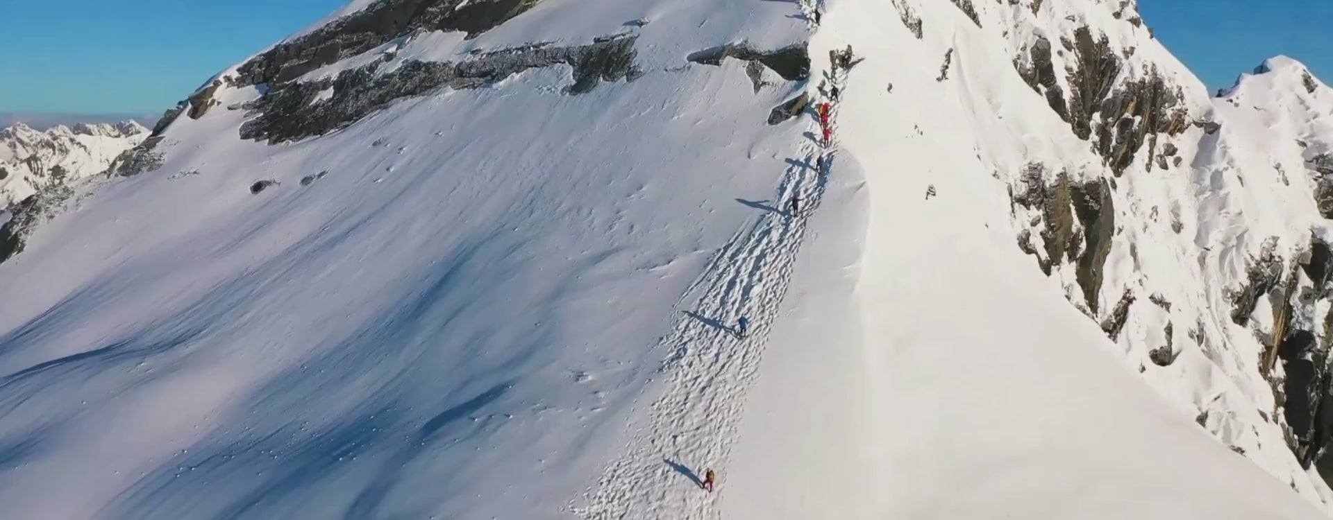 Carica il video: video atleti con l&#39;attrezzatura Outdoor Master